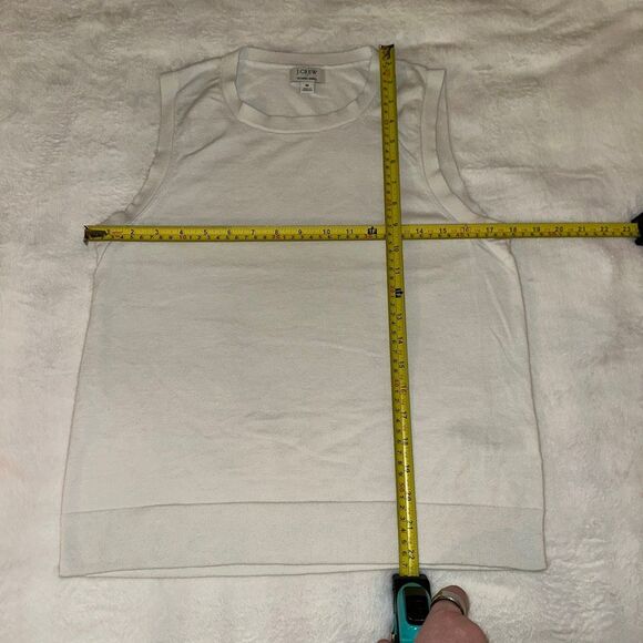 J. Crew Womens Medium Classic Shell Sleeveless Sweater Crew Tank Top White GUC - Picture 4 of 5